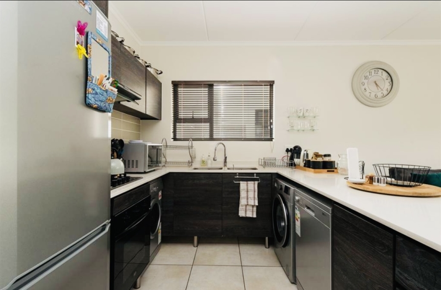 2 Bedroom Property for Sale in Oakdene Gauteng
