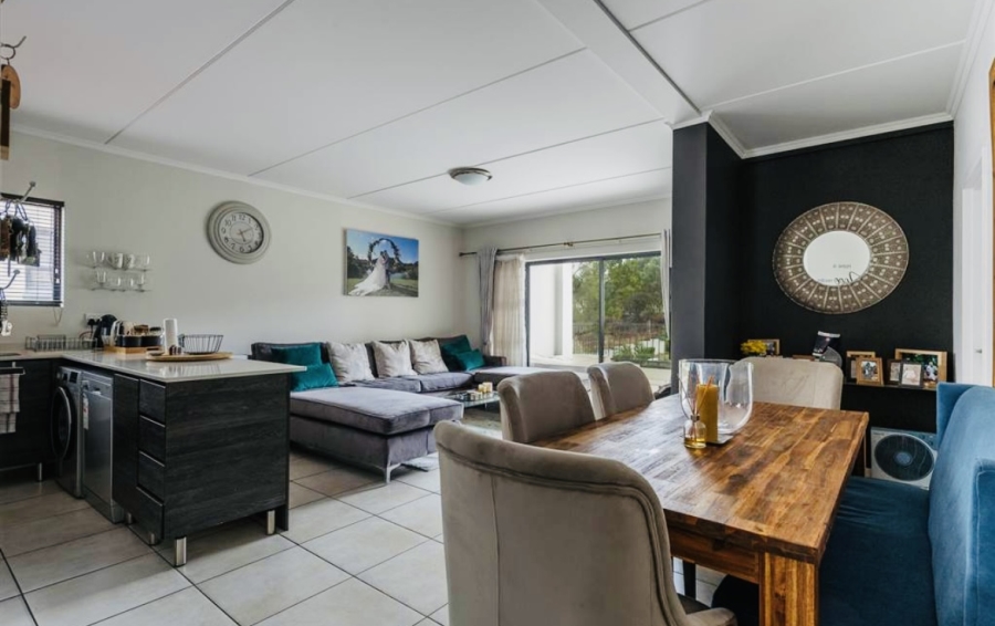 2 Bedroom Property for Sale in Oakdene Gauteng