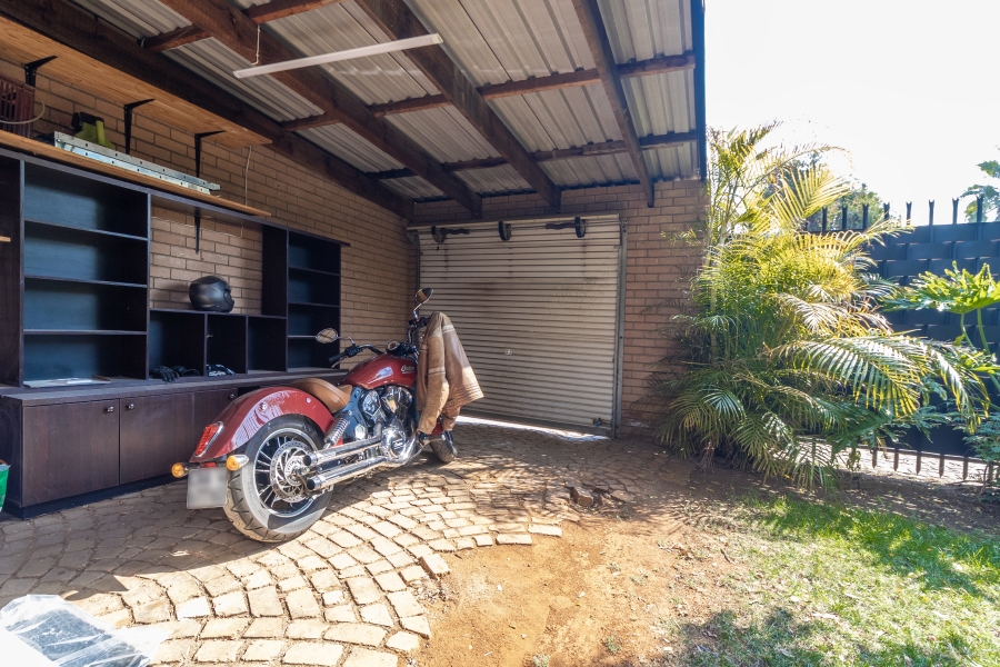 2 Bedroom Property for Sale in Willow Park Manor Gauteng