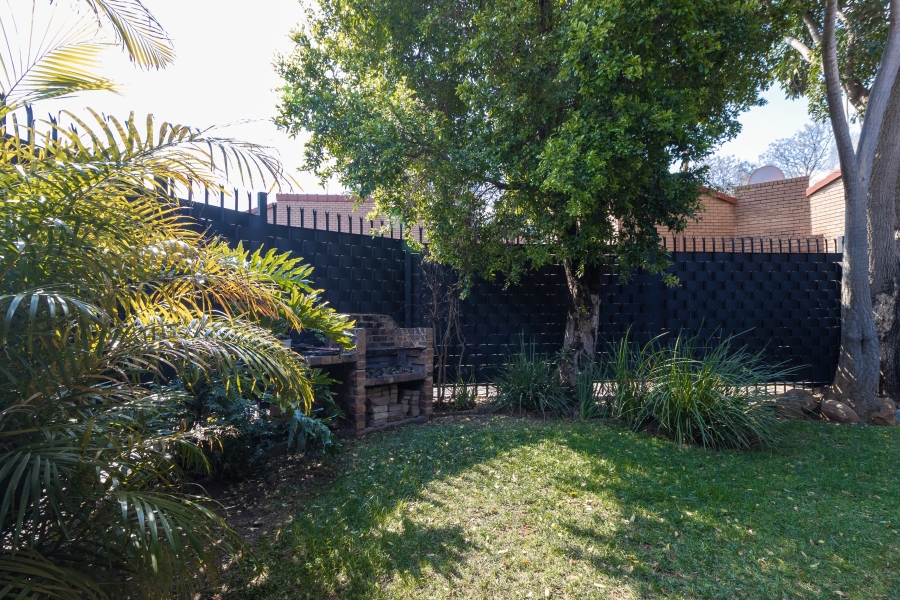 2 Bedroom Property for Sale in Willow Park Manor Gauteng