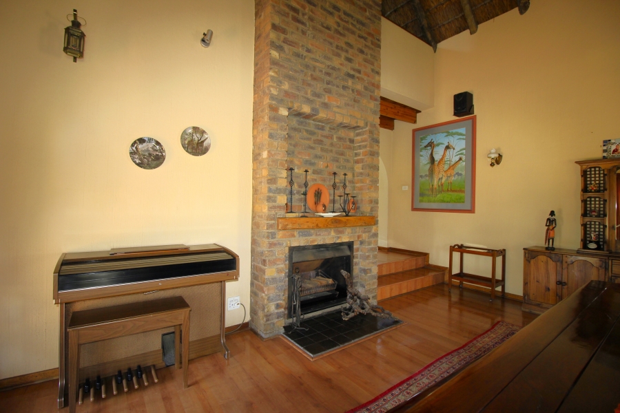 7 Bedroom Property for Sale in Glen Austin Gauteng
