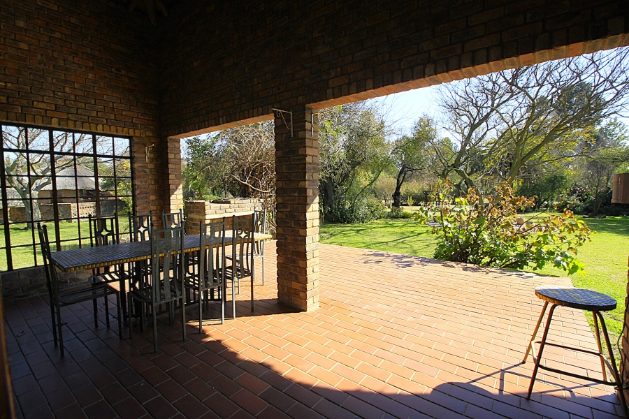 7 Bedroom Property for Sale in Glen Austin Gauteng