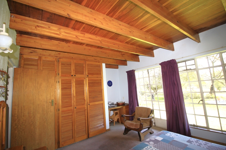 7 Bedroom Property for Sale in Glen Austin Gauteng