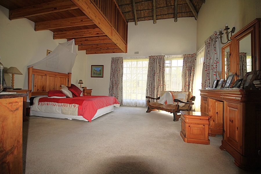 7 Bedroom Property for Sale in Glen Austin Gauteng