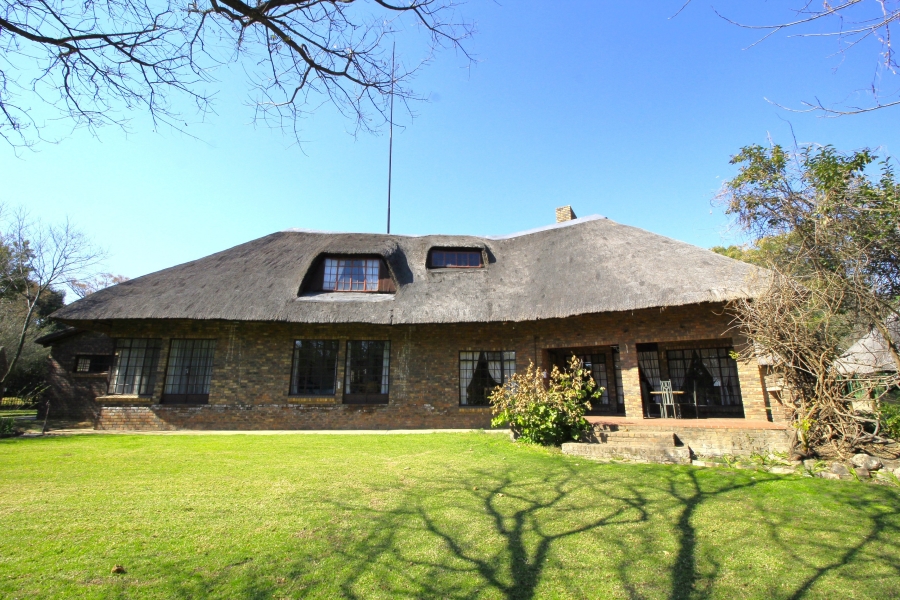 7 Bedroom Property for Sale in Glen Austin Gauteng