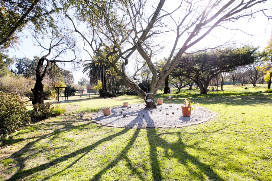 7 Bedroom Property for Sale in Glen Austin Gauteng