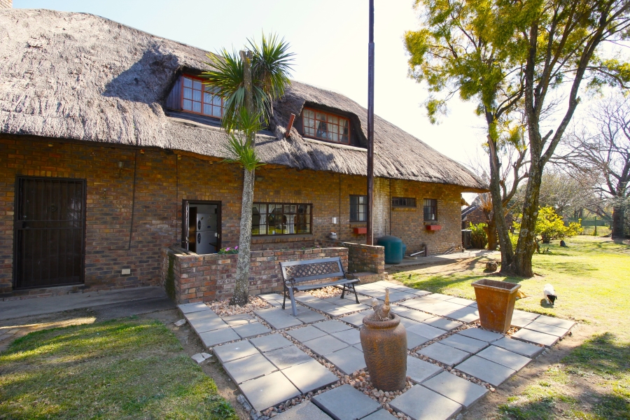 7 Bedroom Property for Sale in Glen Austin Gauteng