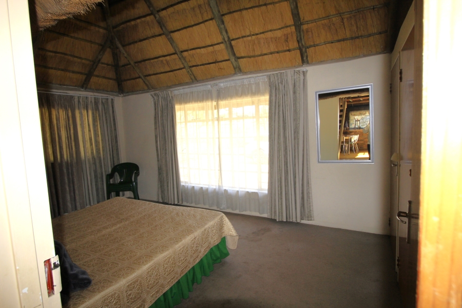 7 Bedroom Property for Sale in Glen Austin Gauteng