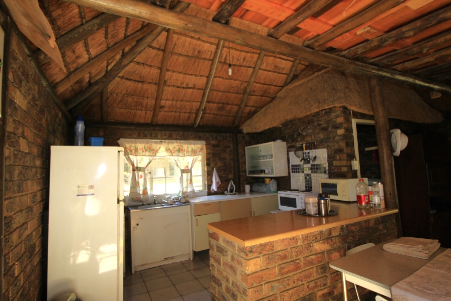 7 Bedroom Property for Sale in Glen Austin Gauteng