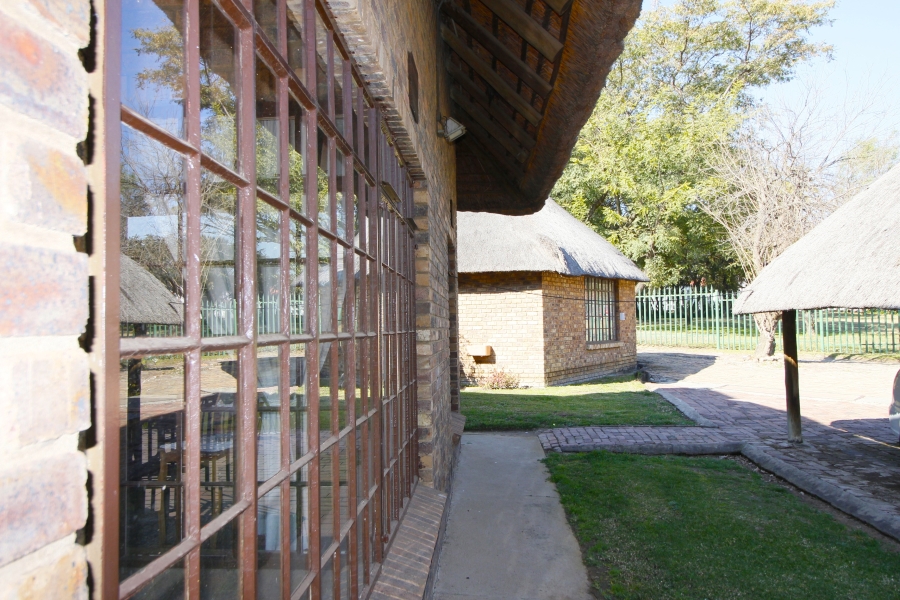 7 Bedroom Property for Sale in Glen Austin Gauteng
