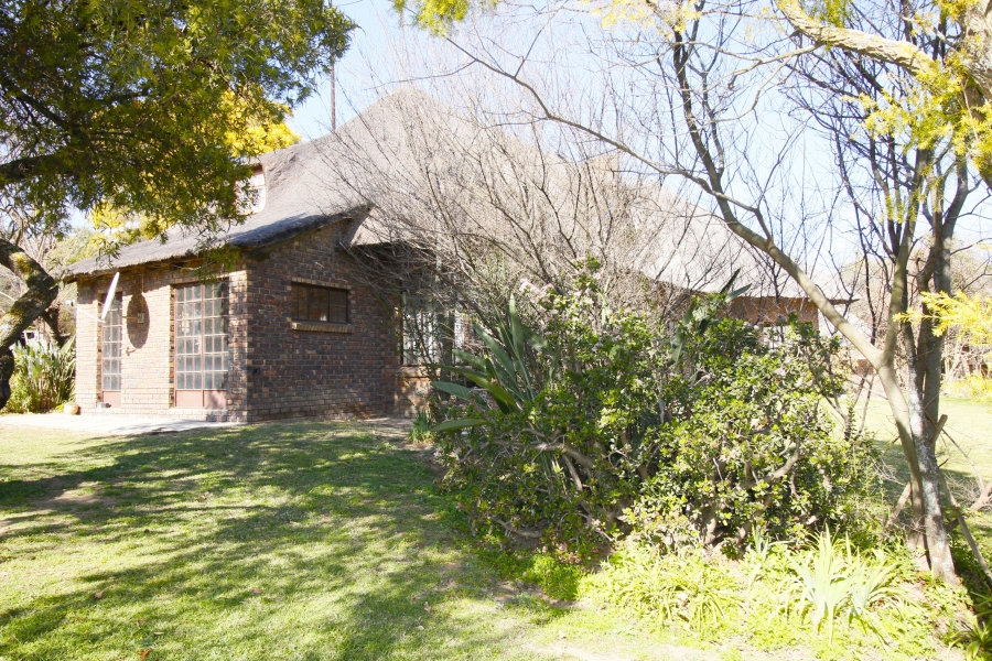 7 Bedroom Property for Sale in Glen Austin Gauteng