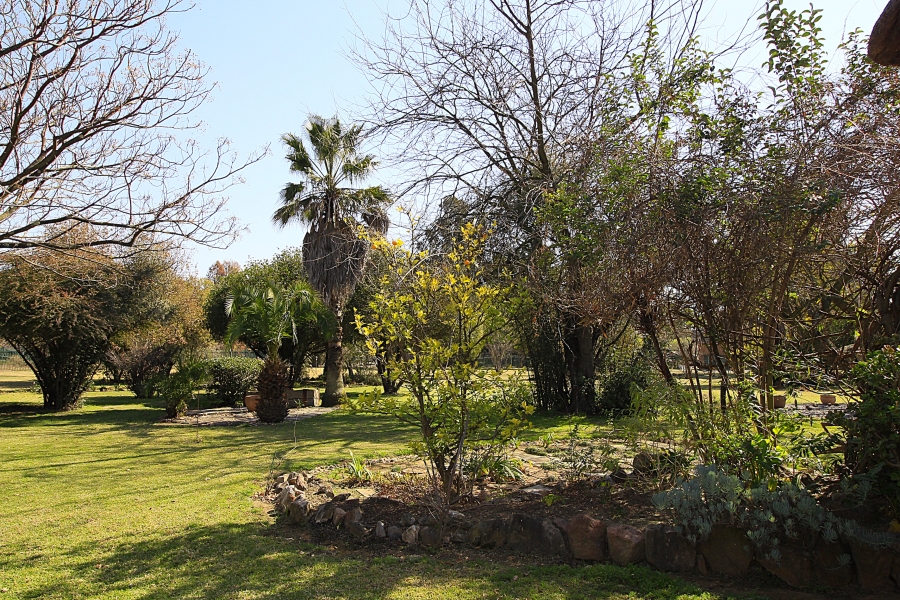7 Bedroom Property for Sale in Glen Austin Gauteng