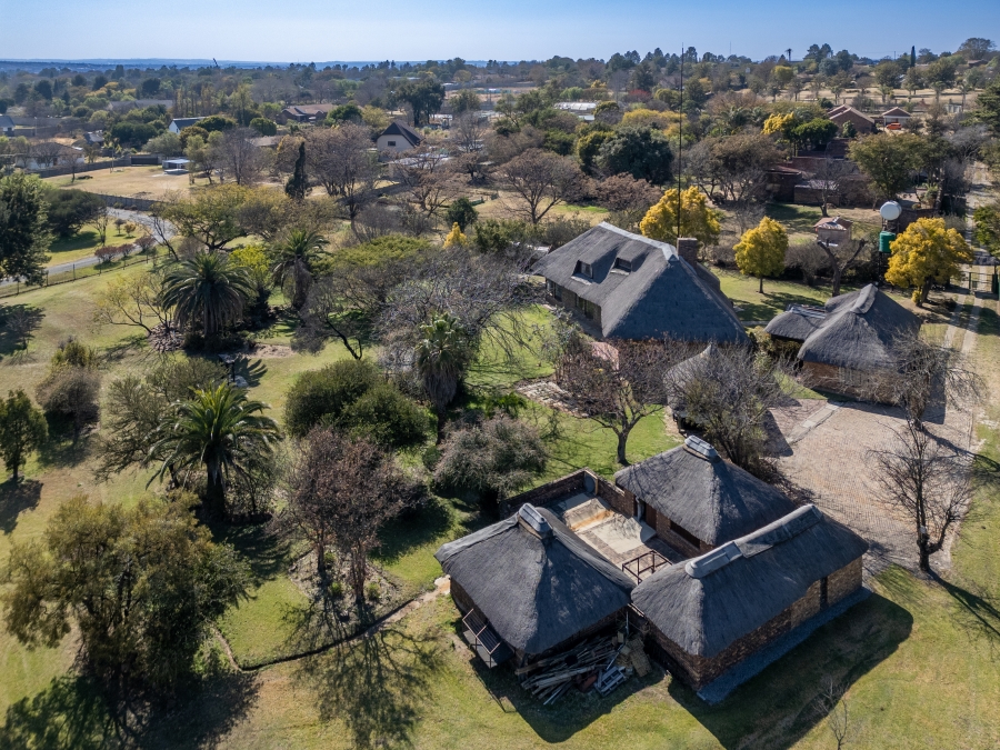 7 Bedroom Property for Sale in Glen Austin Gauteng