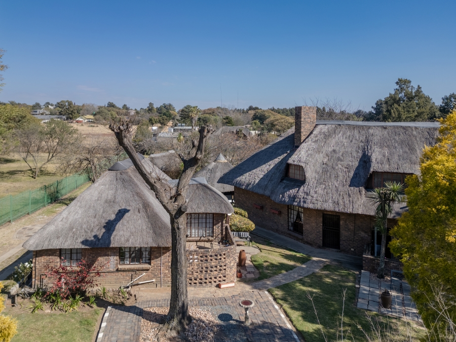 7 Bedroom Property for Sale in Glen Austin Gauteng