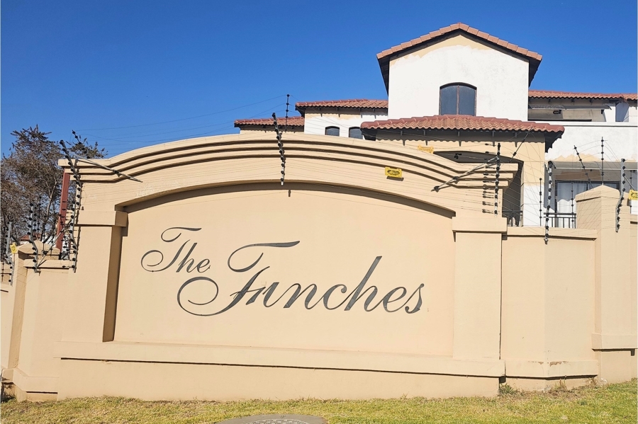 2 Bedroom Property for Sale in Erand Gardens Gauteng