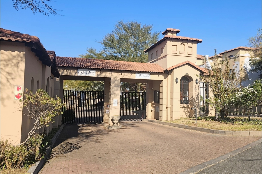 2 Bedroom Property for Sale in Erand Gardens Gauteng