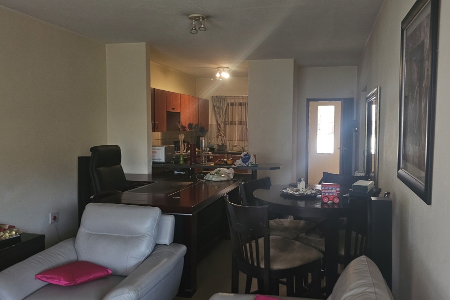 2 Bedroom Property for Sale in Erand Gardens Gauteng