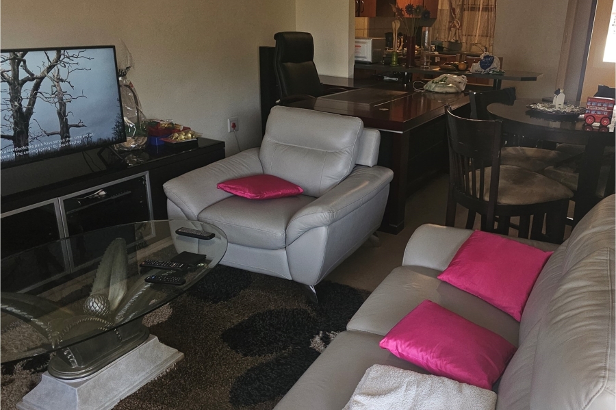 2 Bedroom Property for Sale in Erand Gardens Gauteng