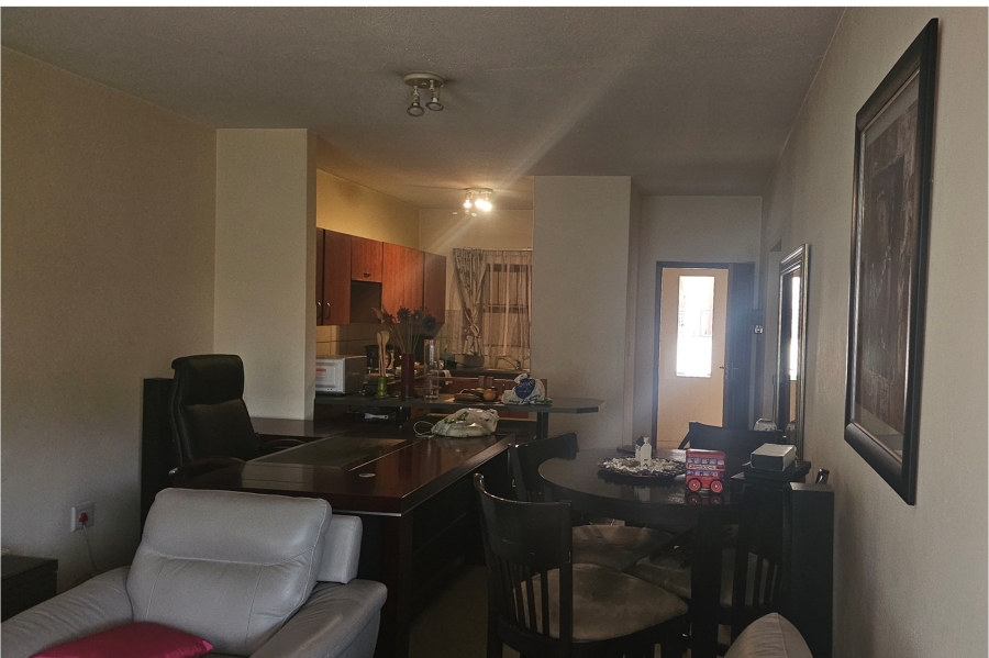 2 Bedroom Property for Sale in Erand Gardens Gauteng