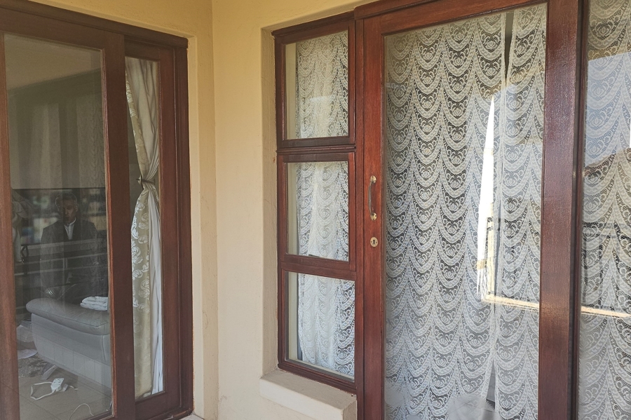 2 Bedroom Property for Sale in Erand Gardens Gauteng