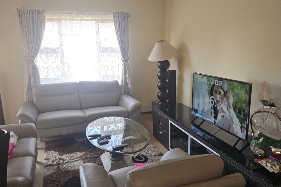 2 Bedroom Property for Sale in Erand Gardens Gauteng