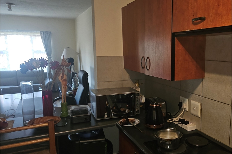2 Bedroom Property for Sale in Erand Gardens Gauteng