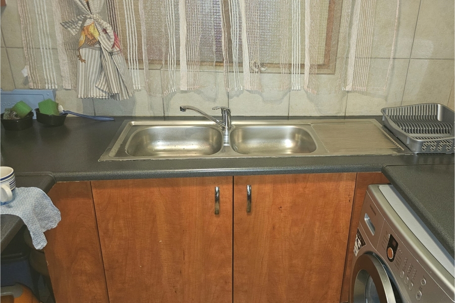 2 Bedroom Property for Sale in Erand Gardens Gauteng