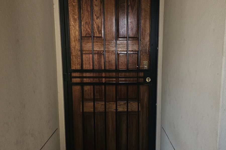 2 Bedroom Property for Sale in Erand Gardens Gauteng