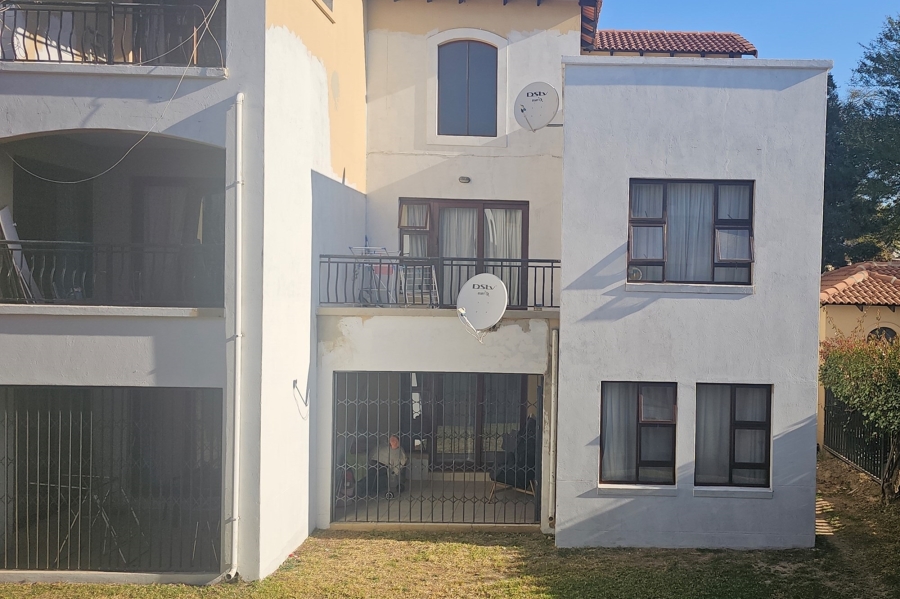 2 Bedroom Property for Sale in Erand Gardens Gauteng