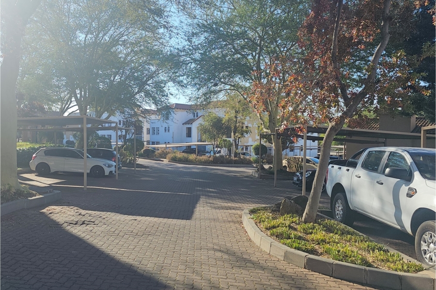2 Bedroom Property for Sale in Erand Gardens Gauteng