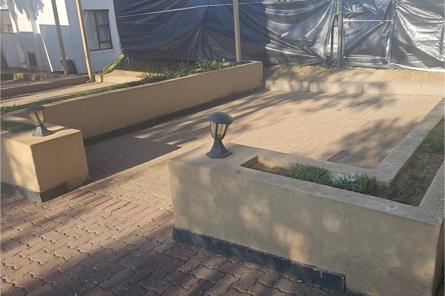 2 Bedroom Property for Sale in Erand Gardens Gauteng