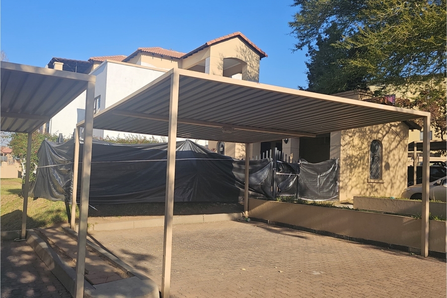 2 Bedroom Property for Sale in Erand Gardens Gauteng