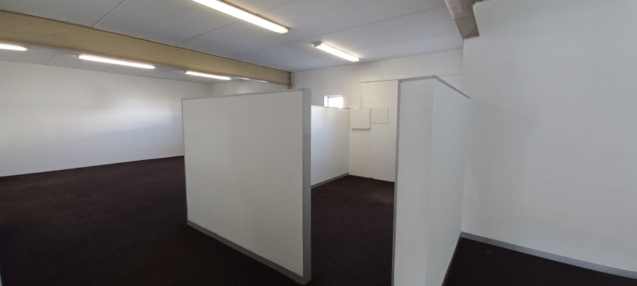 To Let commercial Property for Rent in Driehoek Gauteng