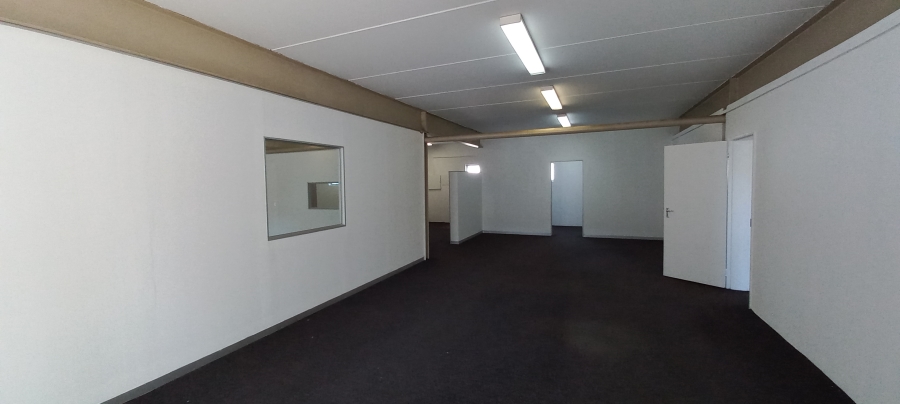 To Let commercial Property for Rent in Driehoek Gauteng