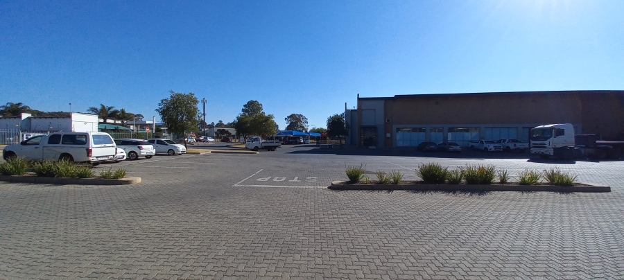 To Let commercial Property for Rent in Driehoek Gauteng