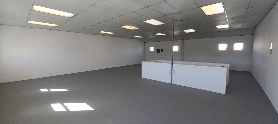 To Let commercial Property for Rent in Driehoek Gauteng