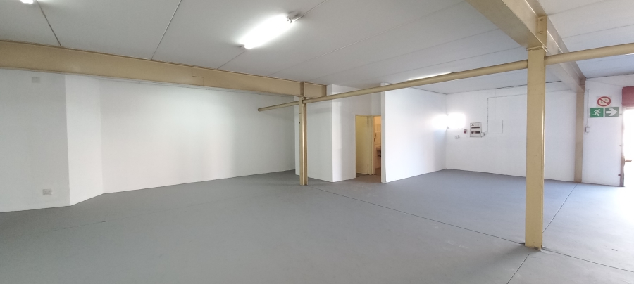 To Let commercial Property for Rent in Driehoek Gauteng