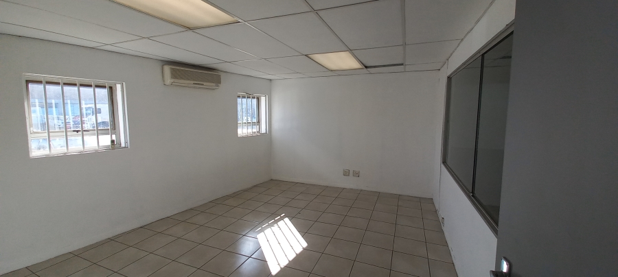 To Let commercial Property for Rent in Driehoek Gauteng