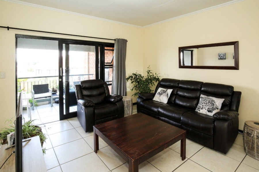 To Let 2 Bedroom Property for Rent in Greenstone Hill Gauteng