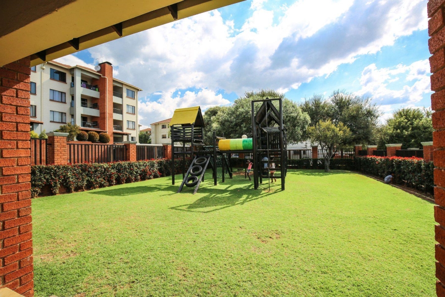 To Let 2 Bedroom Property for Rent in Greenstone Hill Gauteng