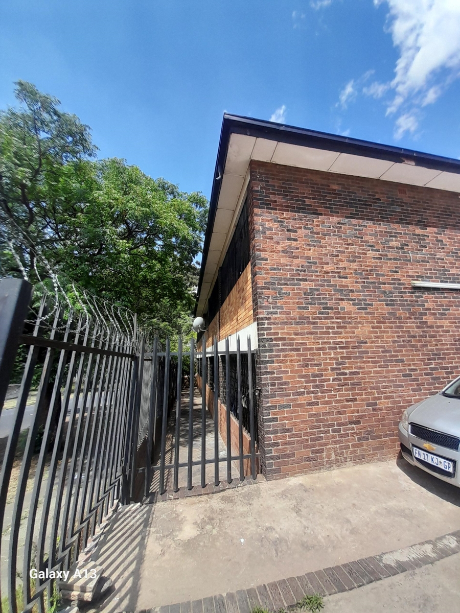 To Let 0 Bedroom Property for Rent in Rosettenville Gauteng