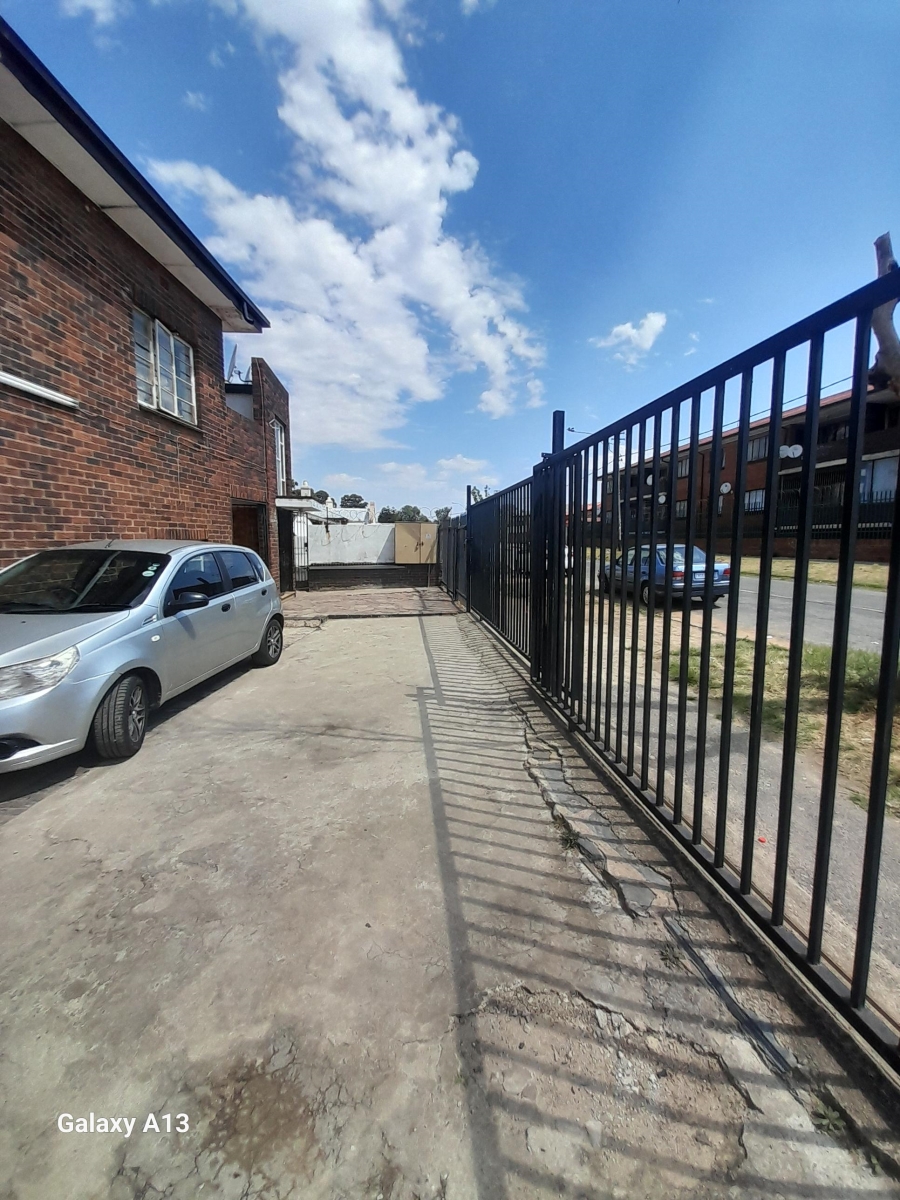 To Let 0 Bedroom Property for Rent in Rosettenville Gauteng