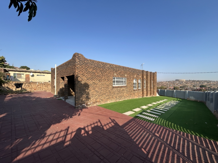 4 Bedroom Property for Sale in Soshanguve M Gauteng