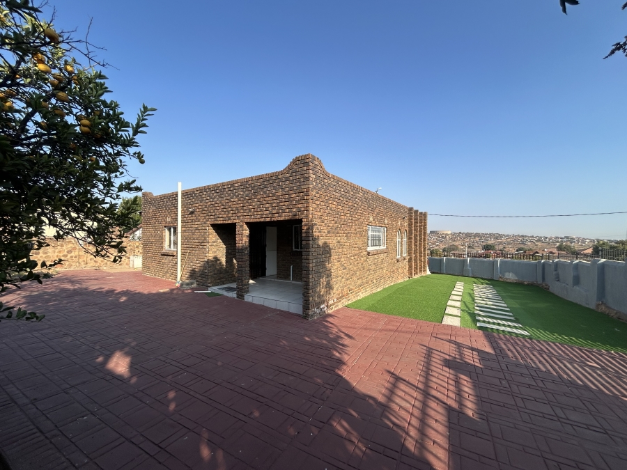 4 Bedroom Property for Sale in Soshanguve M Gauteng