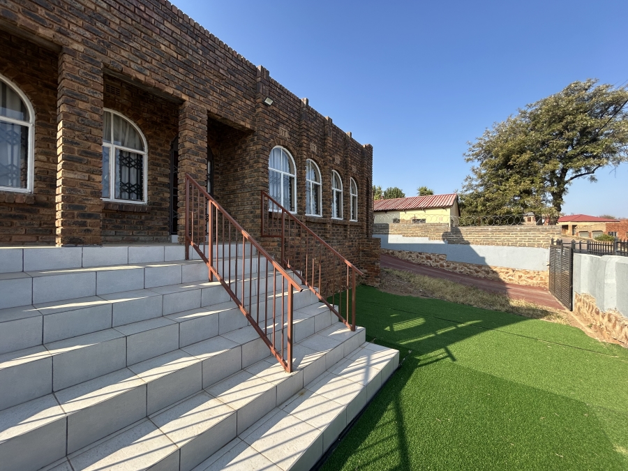 4 Bedroom Property for Sale in Soshanguve M Gauteng