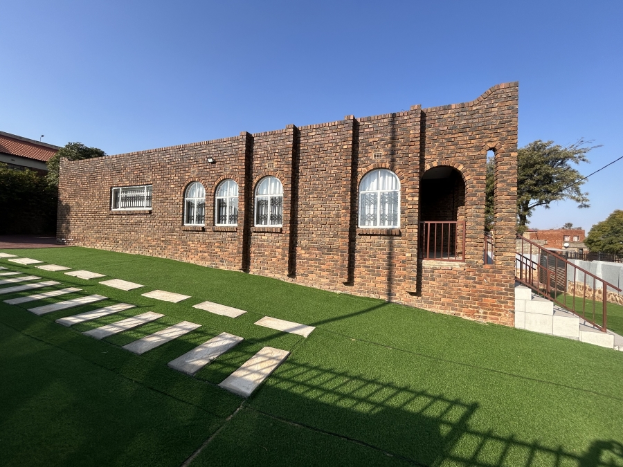 4 Bedroom Property for Sale in Soshanguve M Gauteng