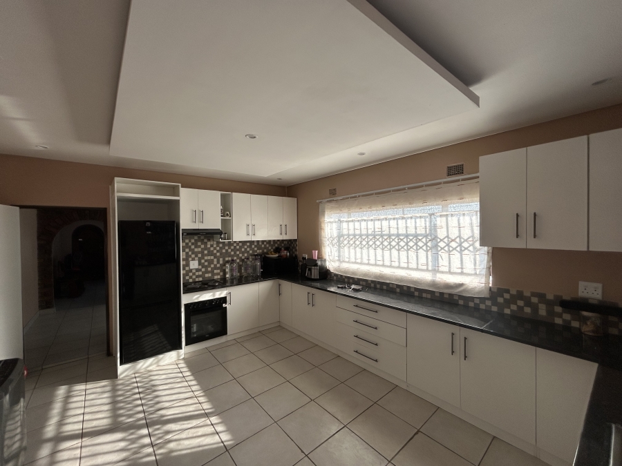 4 Bedroom Property for Sale in Soshanguve M Gauteng