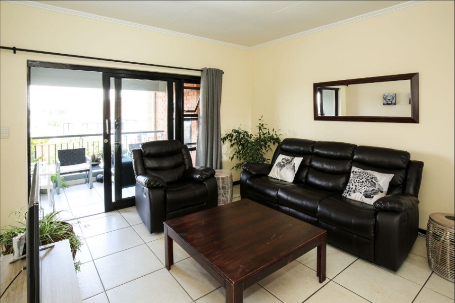 To Let 2 Bedroom Property for Rent in Greenstone Hill Gauteng