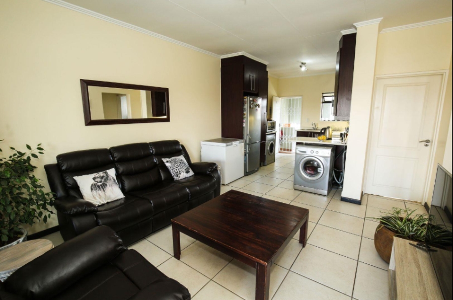 To Let 2 Bedroom Property for Rent in Greenstone Hill Gauteng