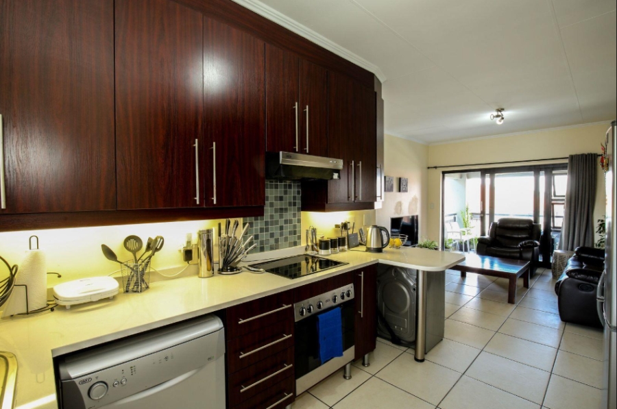 To Let 2 Bedroom Property for Rent in Greenstone Hill Gauteng